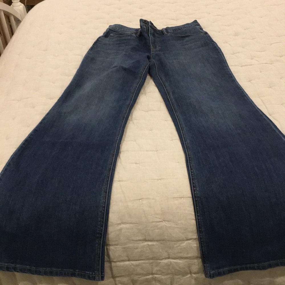 NWOT Vince Flare/Wide leg Jeans